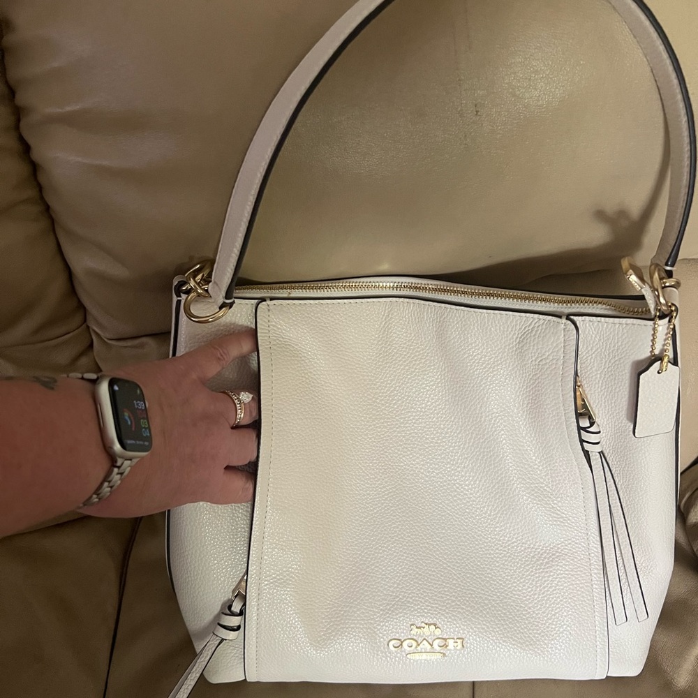 Coach Off-White Leather Shoulder Bag with Gold Hardware - Picture 3 of 6